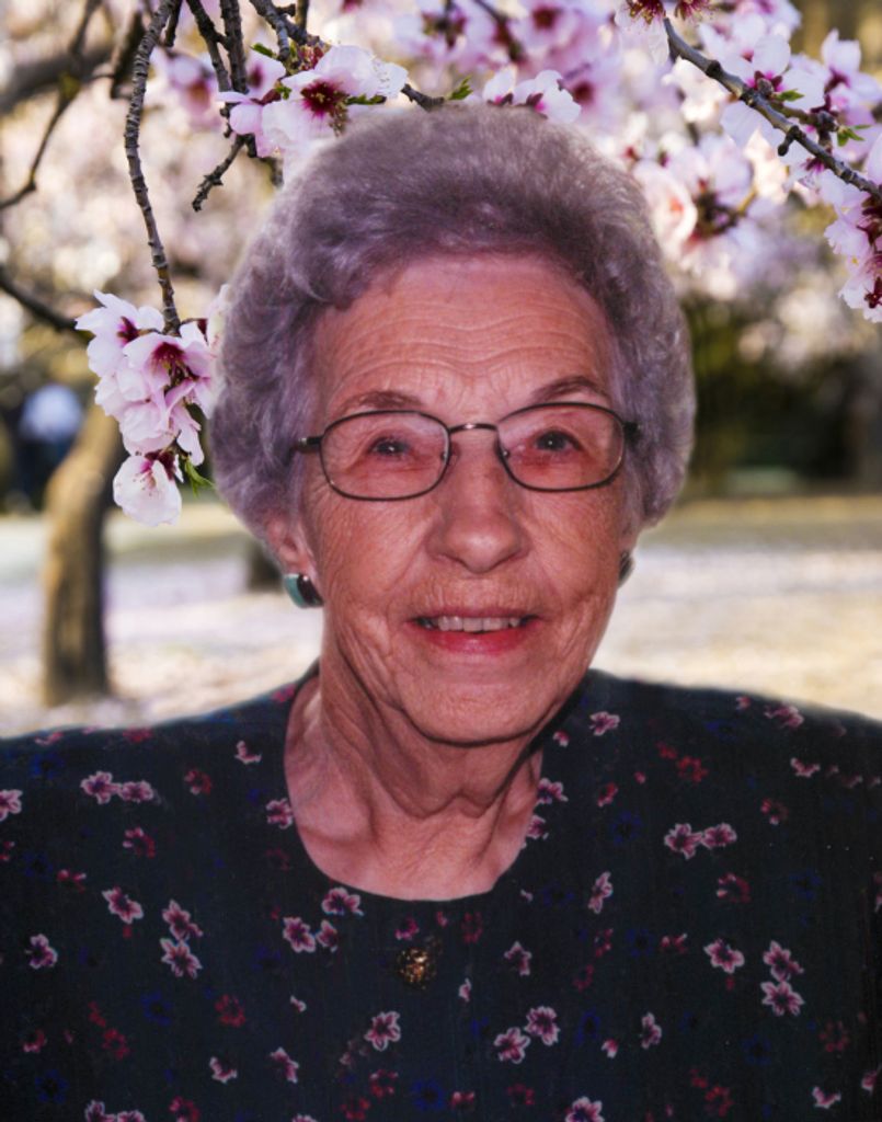 Lottie (Roberts)  Adams Profile Photo