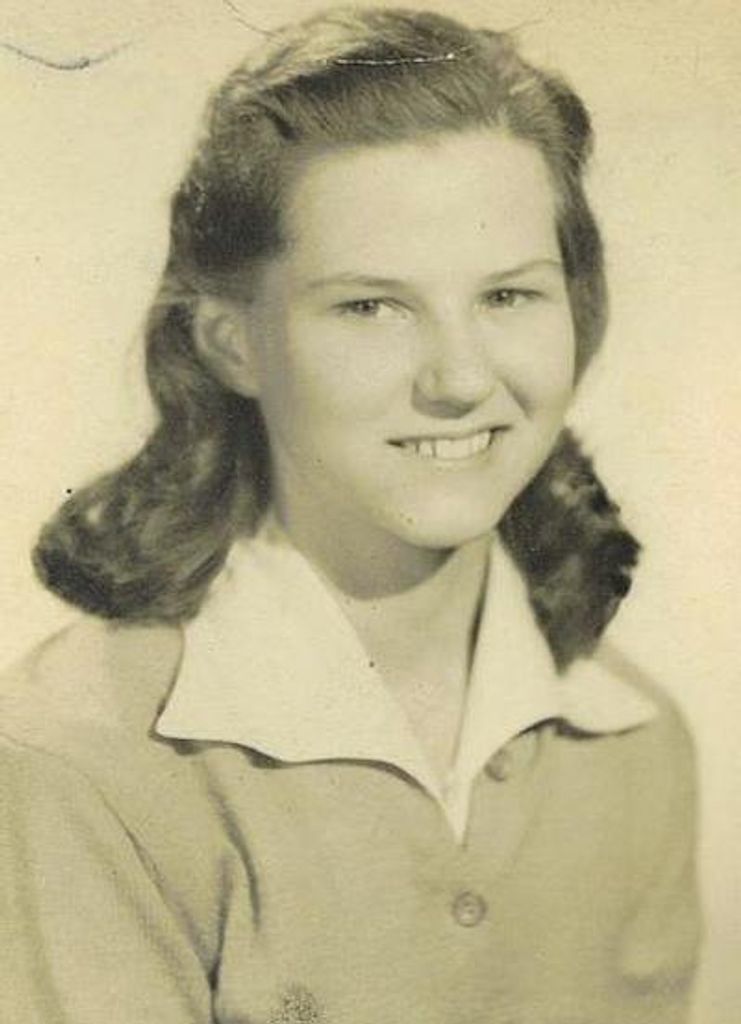 Nina Esther Devan Profile Photo