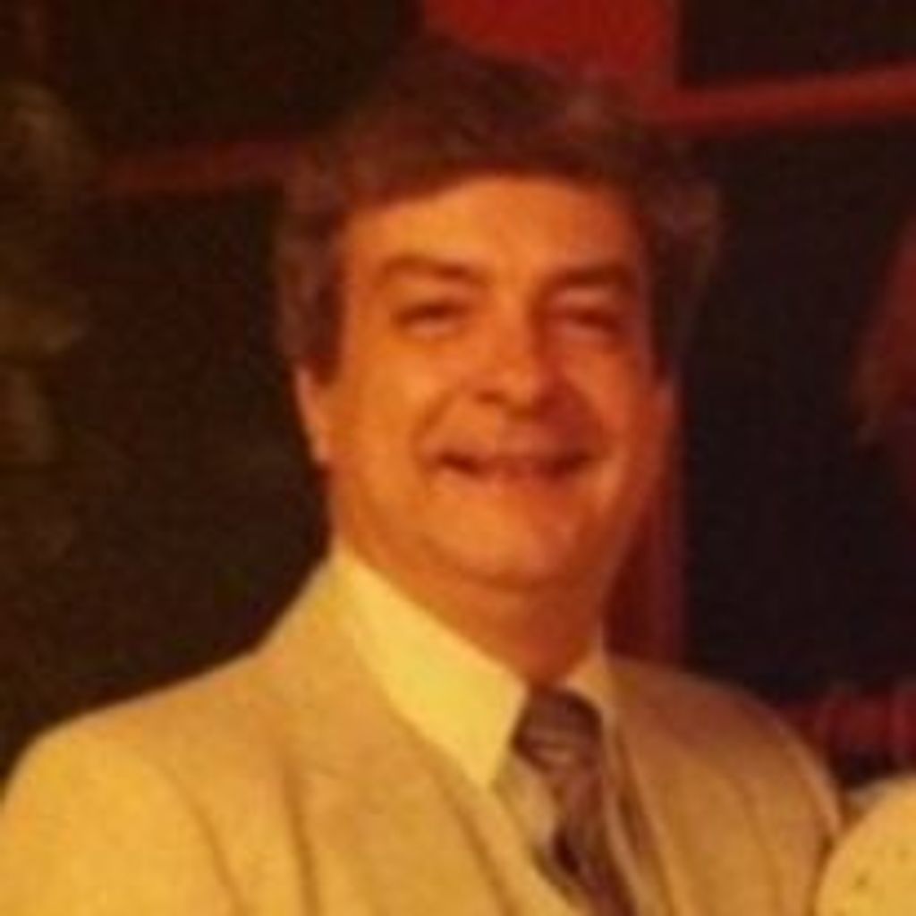 Robert Calderon Profile Photo