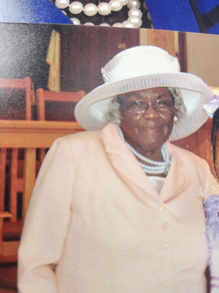 Earthay Mae Temoney Holmes Profile Photo