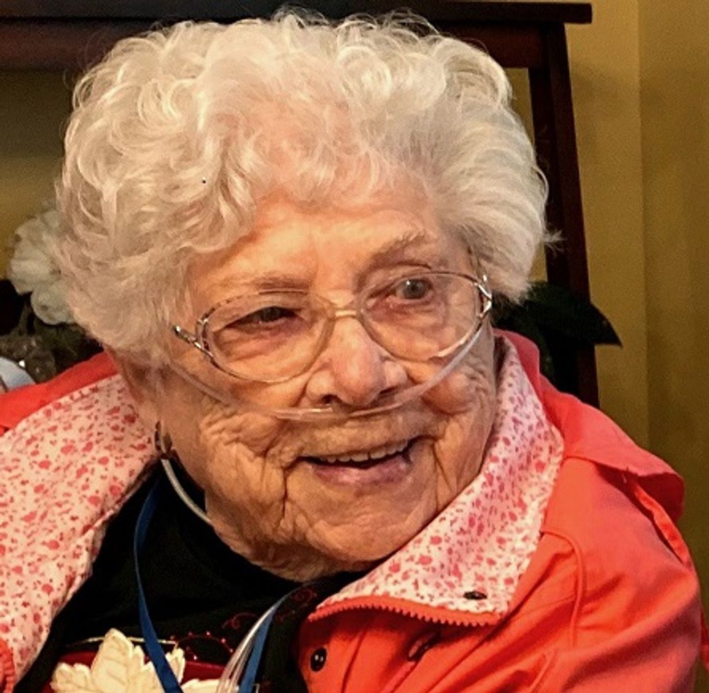 Elizabeth Miller Profile Photo