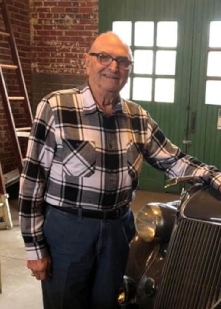 Grady Earl Giddiens Profile Photo