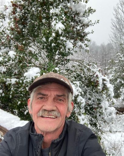 Charles Lee Bennett III's obituary image