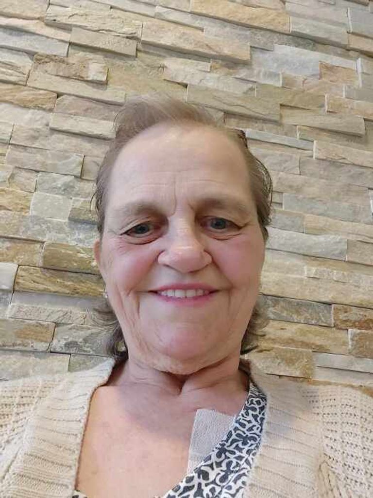 Sandra (Hill)  Williams