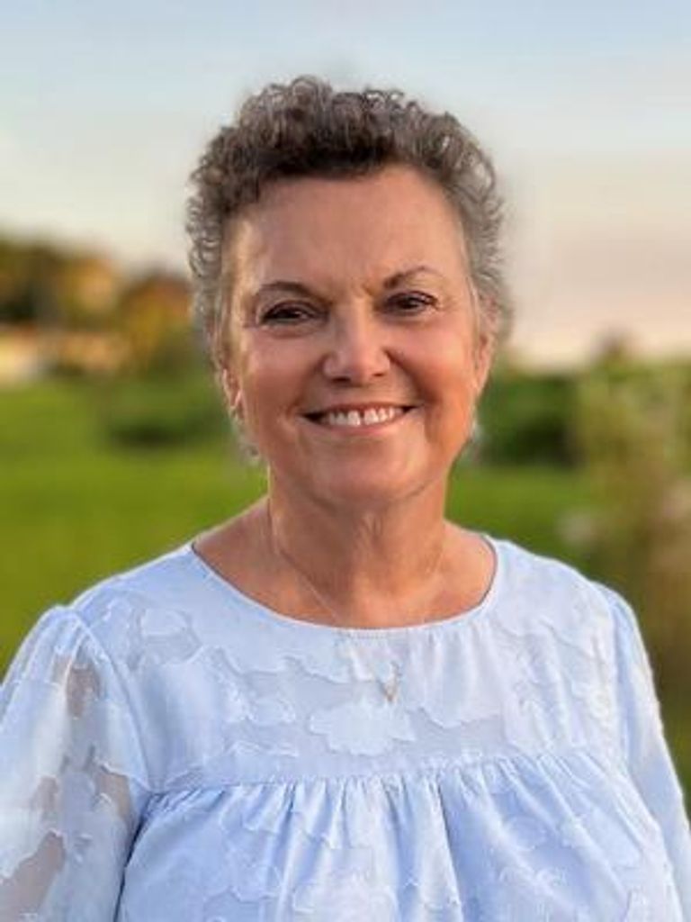 Deborah Lynn Bradley Profile Photo