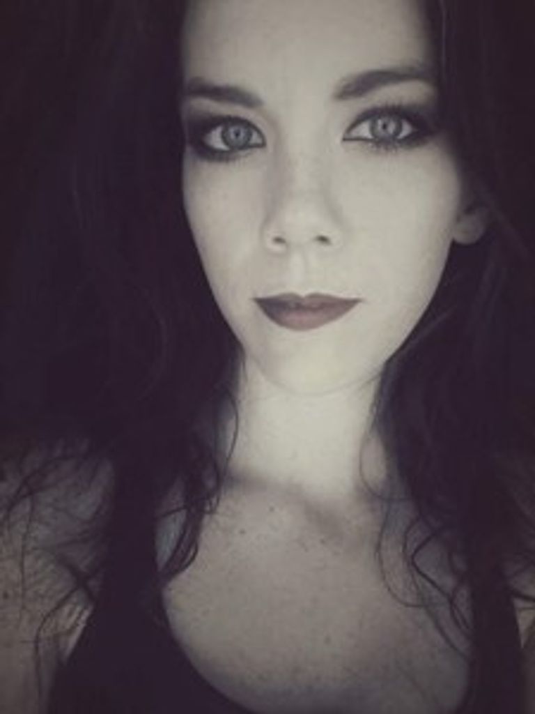 Sarah Nicole Asher Profile Photo