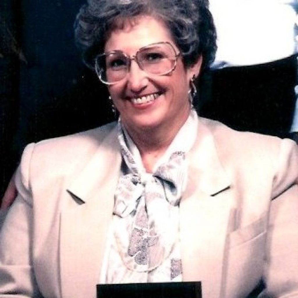 Laura Faye  Leach