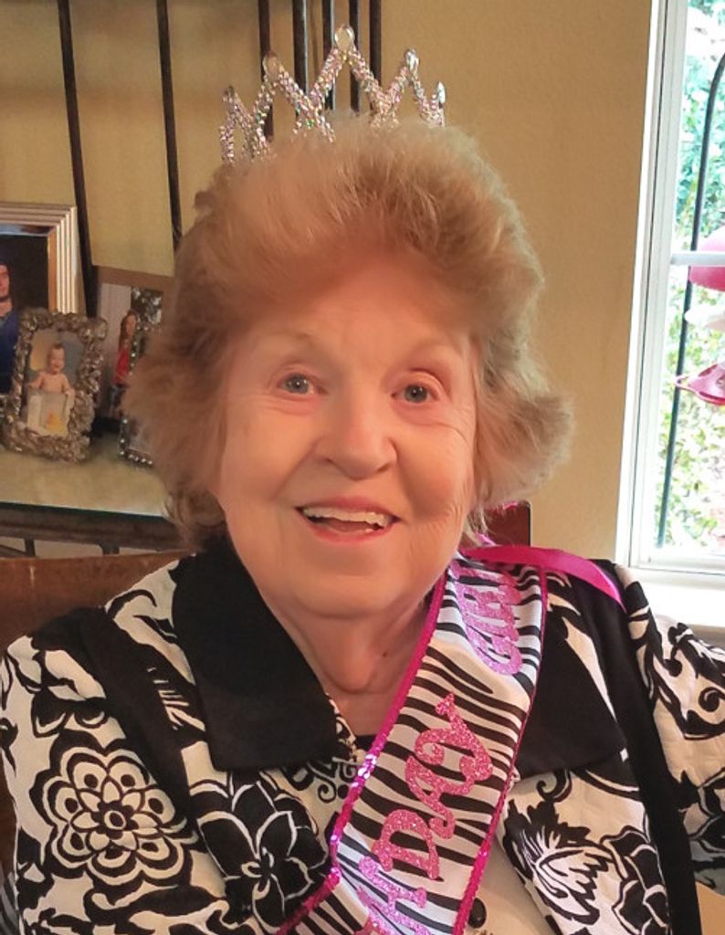 Willard (Freeman)  Holcomb Profile Photo