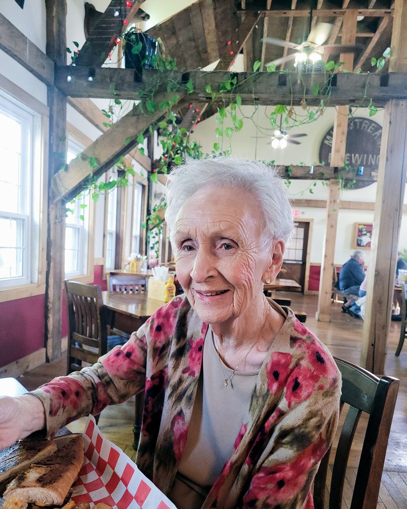Harriet Tesch Profile Photo
