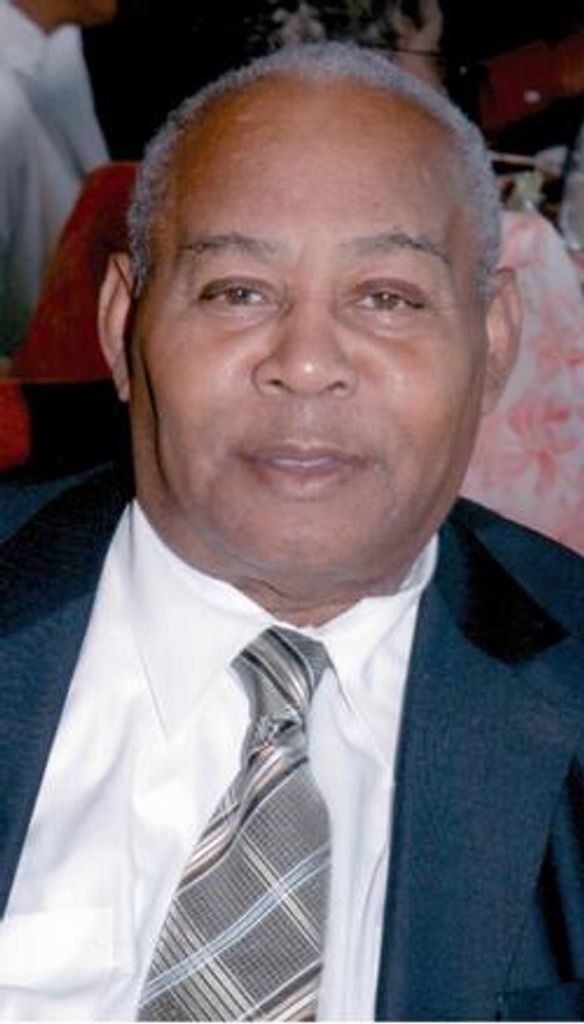 Edward Thorn Profile Photo