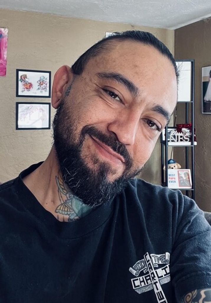 Carlos Castillo Profile Photo