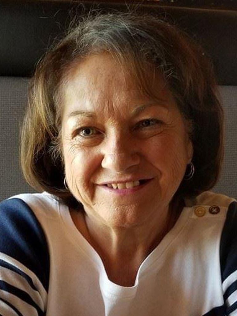 Shari L (Halvorson)  Carr Profile Photo