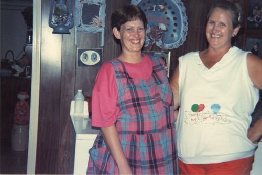 Brenda (Akin)  Luttrell photo gallery thumbnail 2 of 50