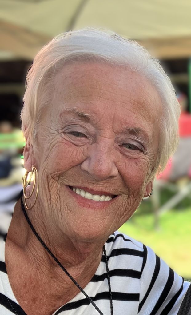 Elizabeth Karabinos Profile Photo