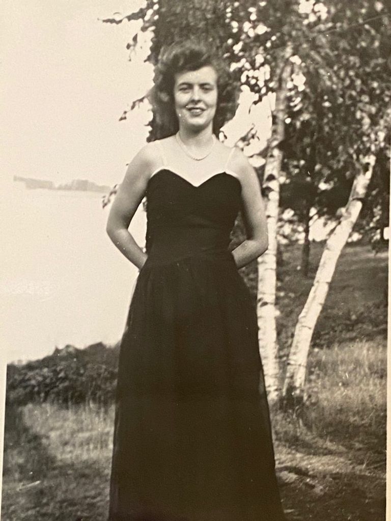 Phyllis R Day