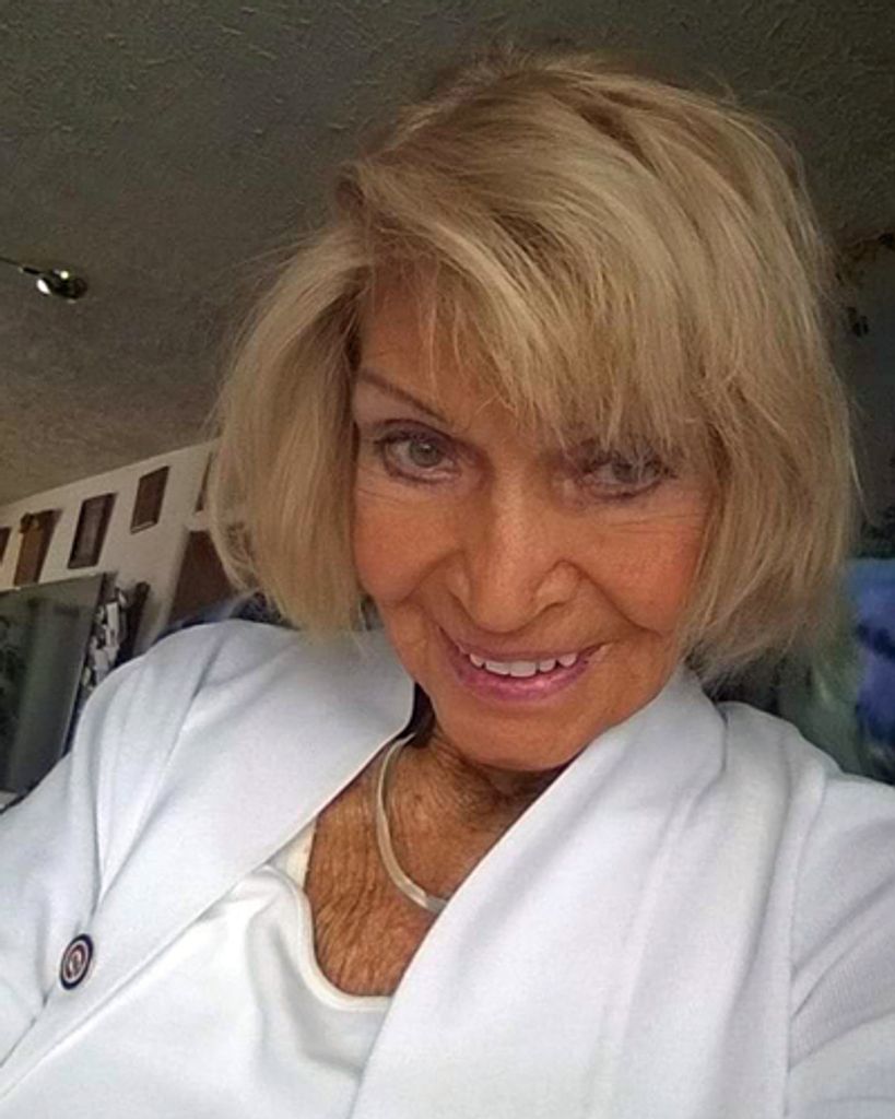 Shirlee Mae Vandenburg