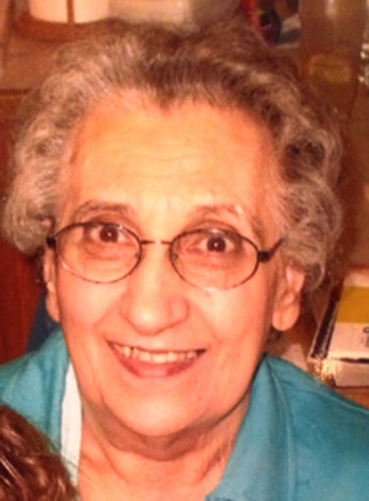 Emily (Nicholas)  Herraiz