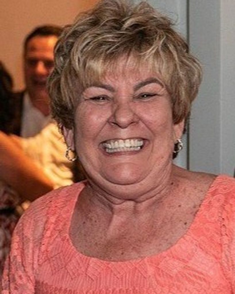 Sara Elizabeth Pires Profile Photo