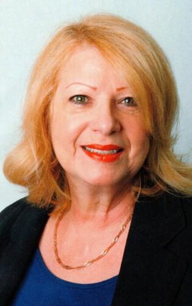 Elena Del Carmen Rios Profile Photo