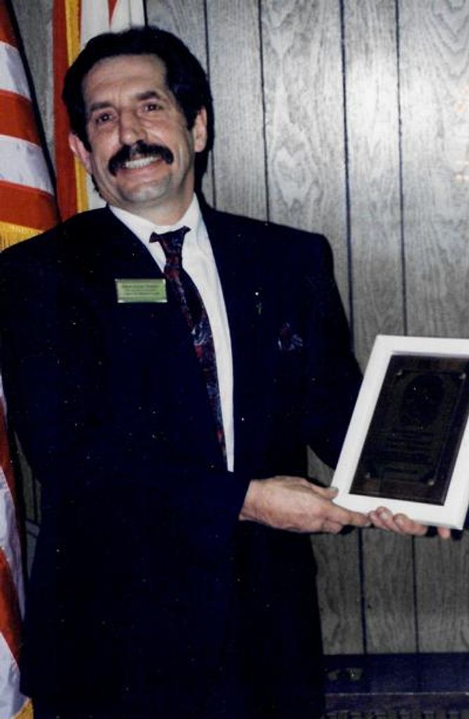 Gordon W. Strauss Profile Photo