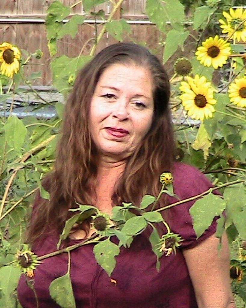 Sylvia Canales