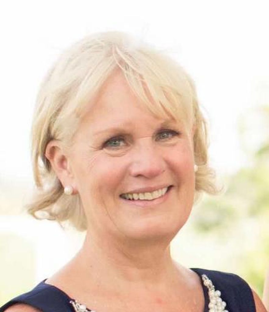 April Luxton Profile Photo