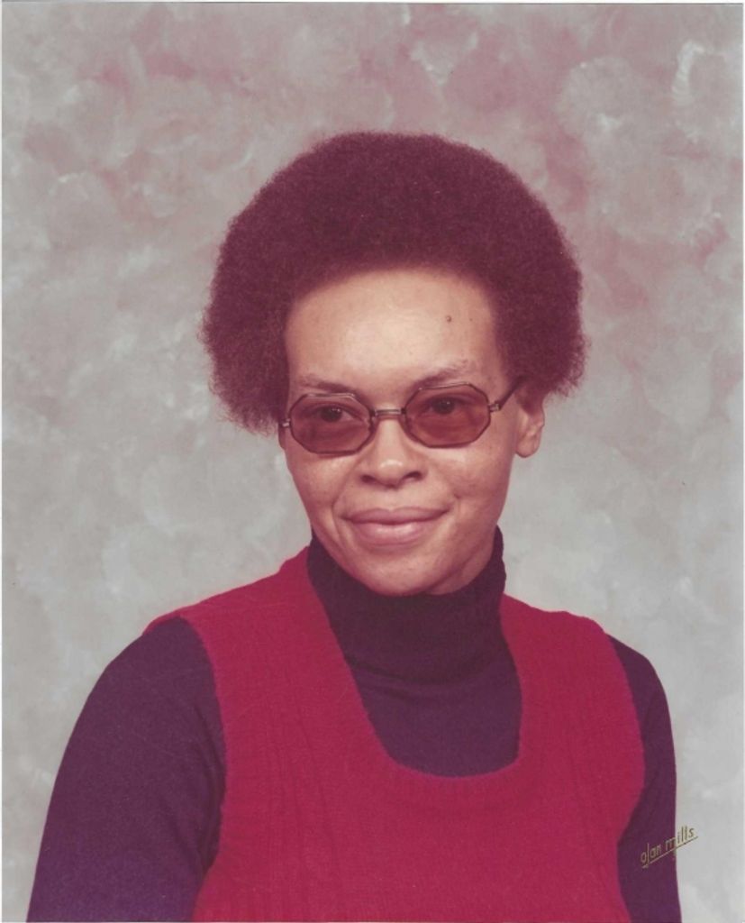 Sandra Still Profile Photo