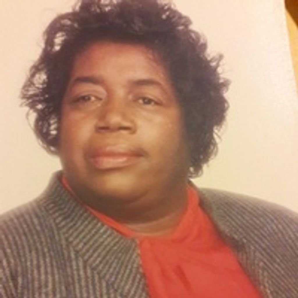 Lola Scroggins