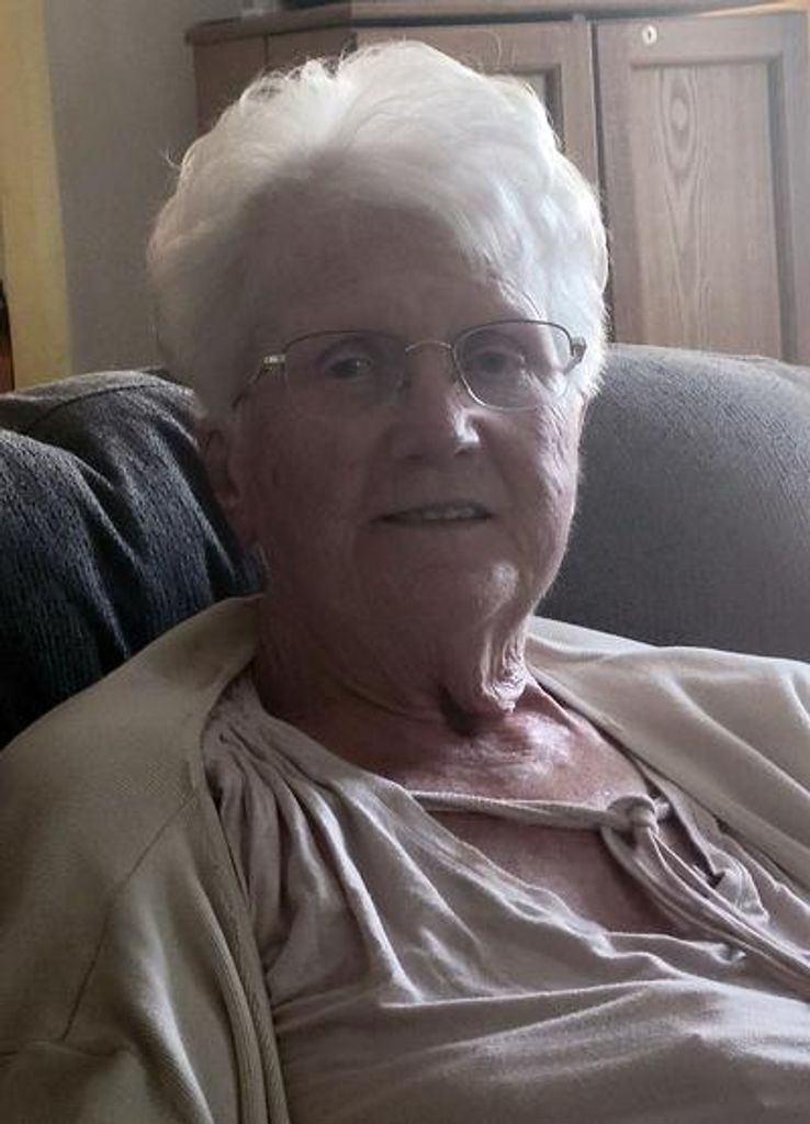 Lieselotte "Lisa" Runions Profile Photo