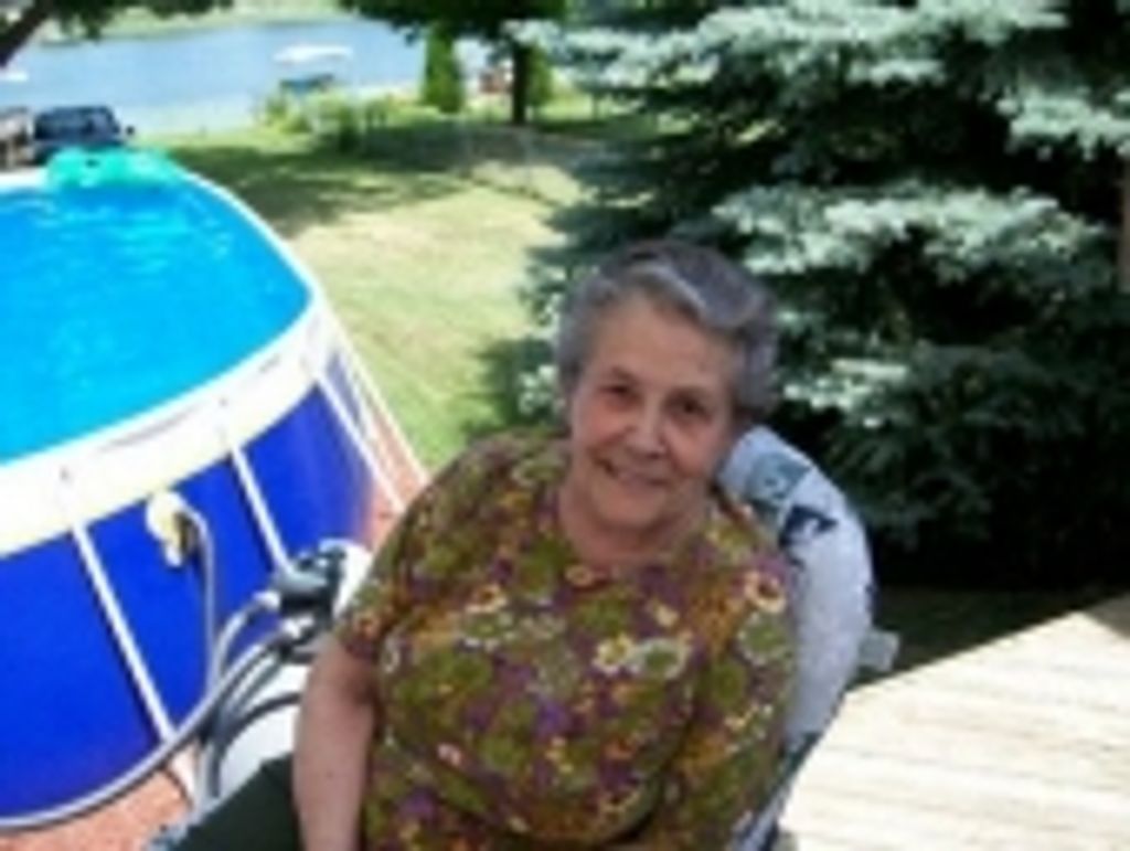 Zoe  Pauline McLAUGHLIN