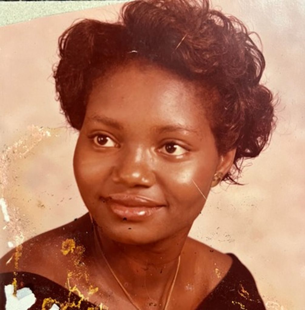 Sarah Jane Logan Profile Photo