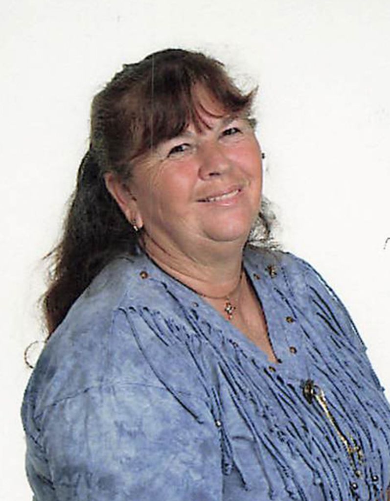 Anna Schlaeg Profile Photo