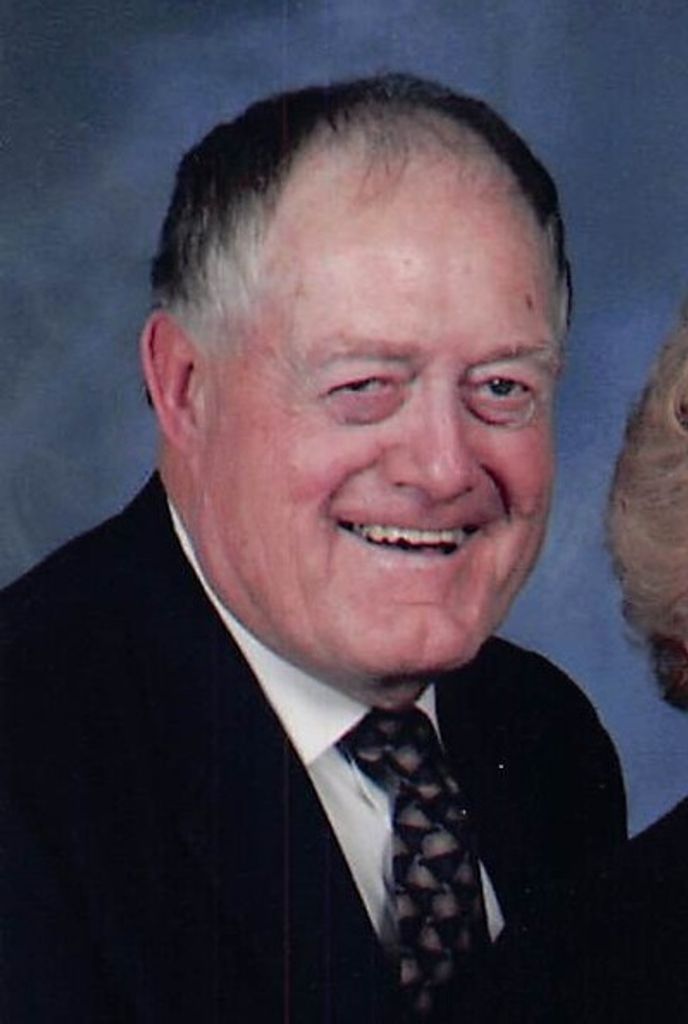Lowell E. Applegate Profile Photo