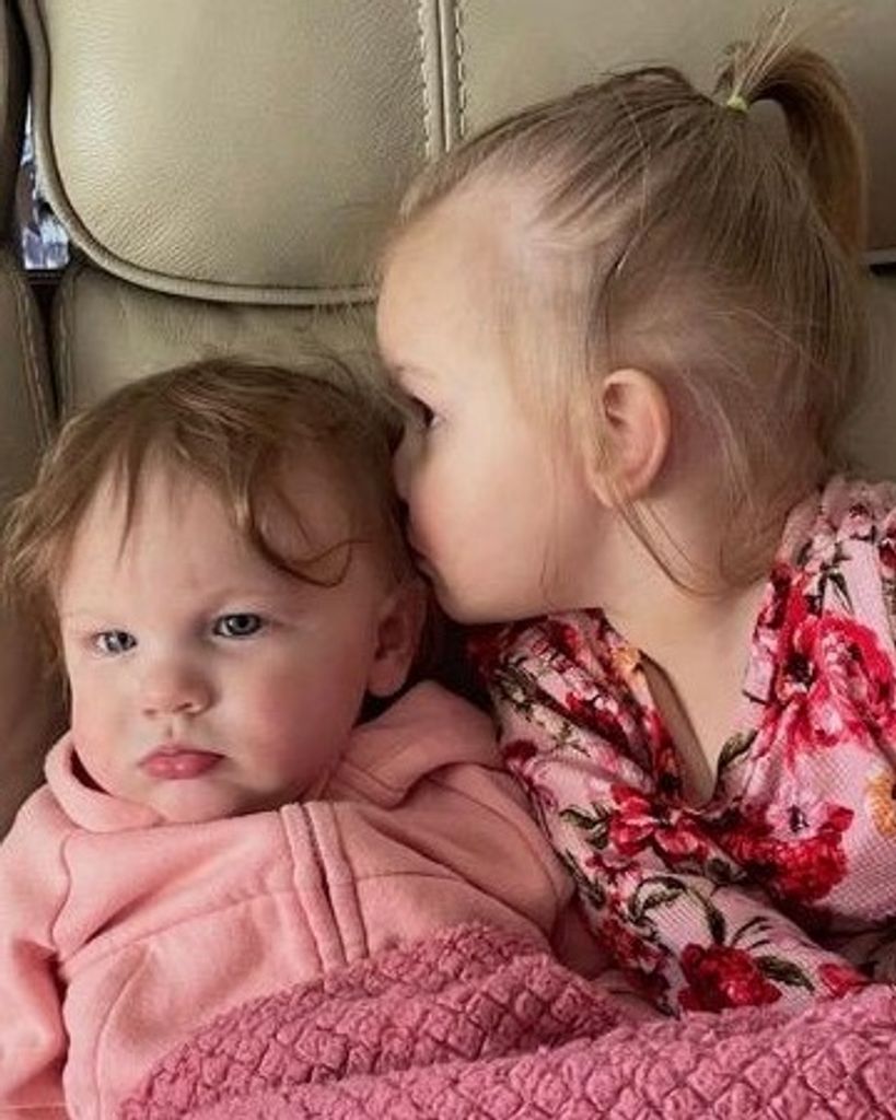 Kinsley and Kelsey Kite Profile Photo