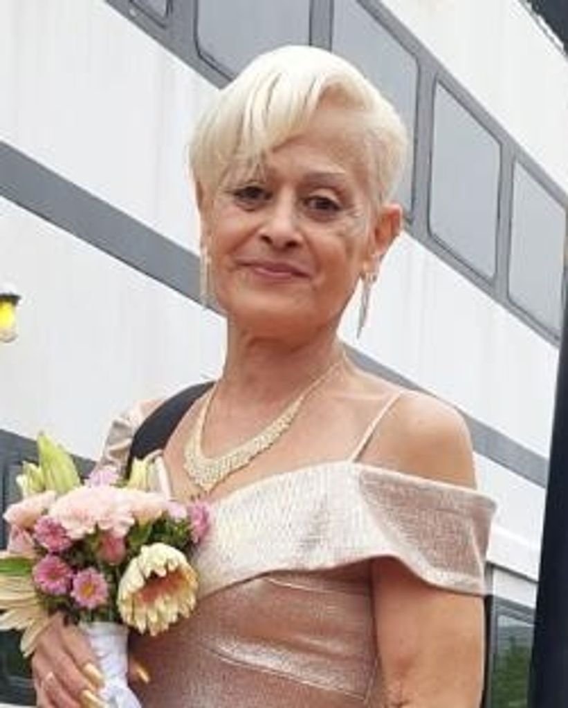 Luz Pastrana Correa Profile Photo