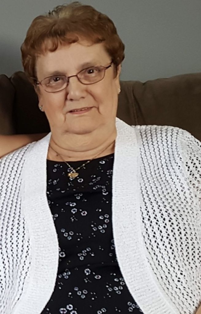 Una Mae Lovell Profile Photo