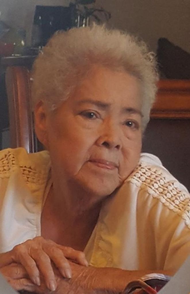 Esthela Q. Silva Profile Photo