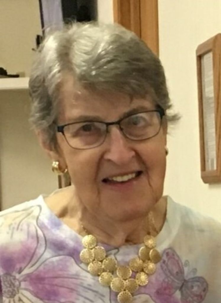 Laura Sennhenn Profile Photo