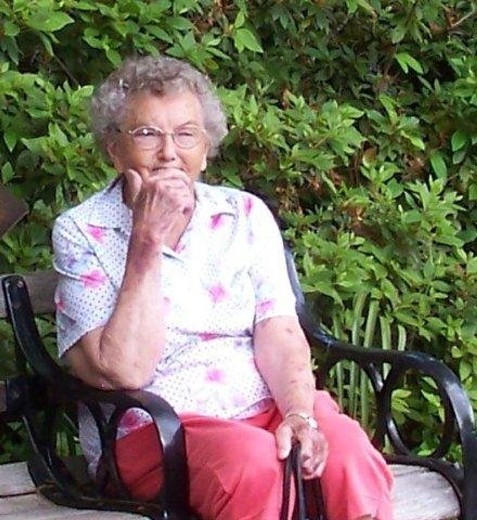 Nova Lou Saunders Owens