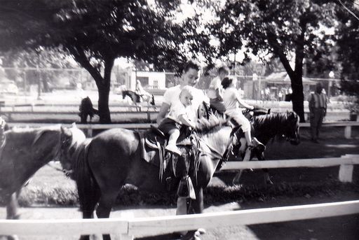 Carl Fields photo gallery thumbnail 6 of 271