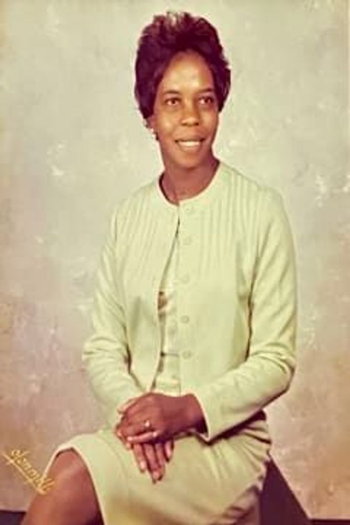 Nadine Brown Profile Photo