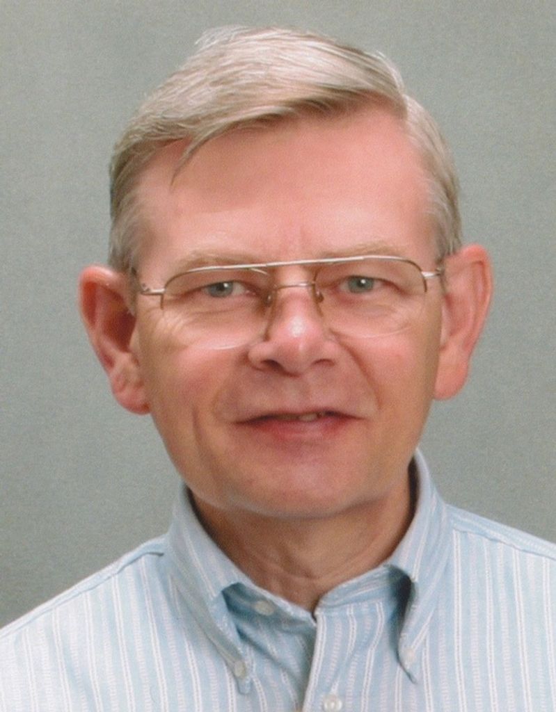 Lee J. Wolfe