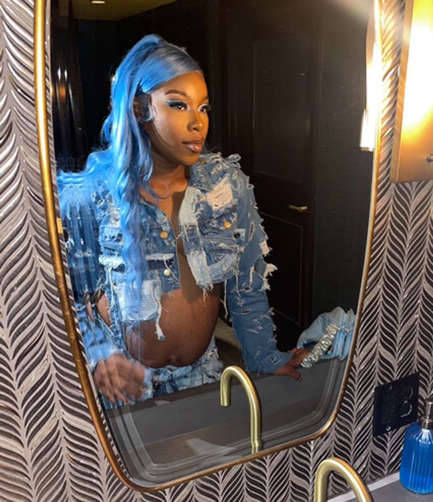 Ta’Kiya Monet’ Yvette Young Profile Photo