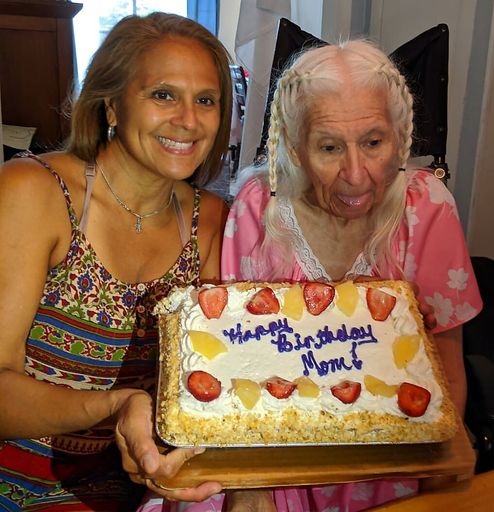 Yolanda C. Gonzalez photo gallery thumbnail 284 of 357