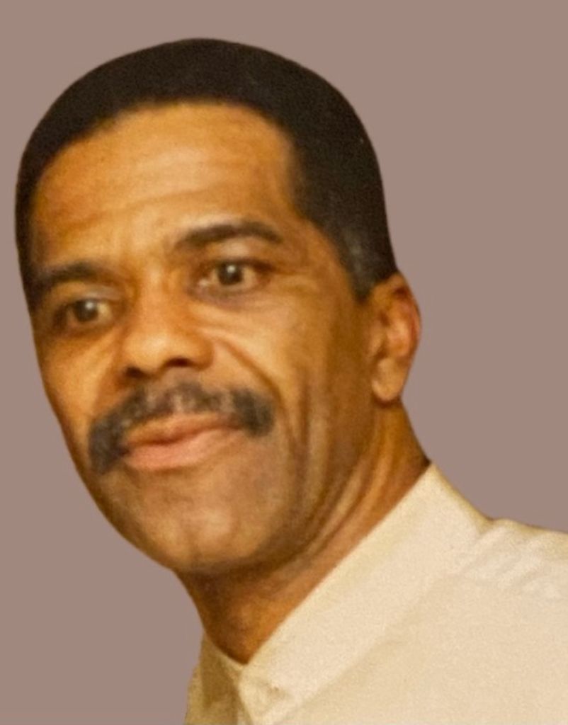 Henry R. Bass Profile Photo