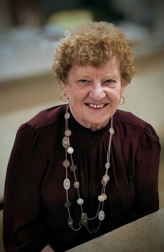Beth Macfarlane Profile Photo