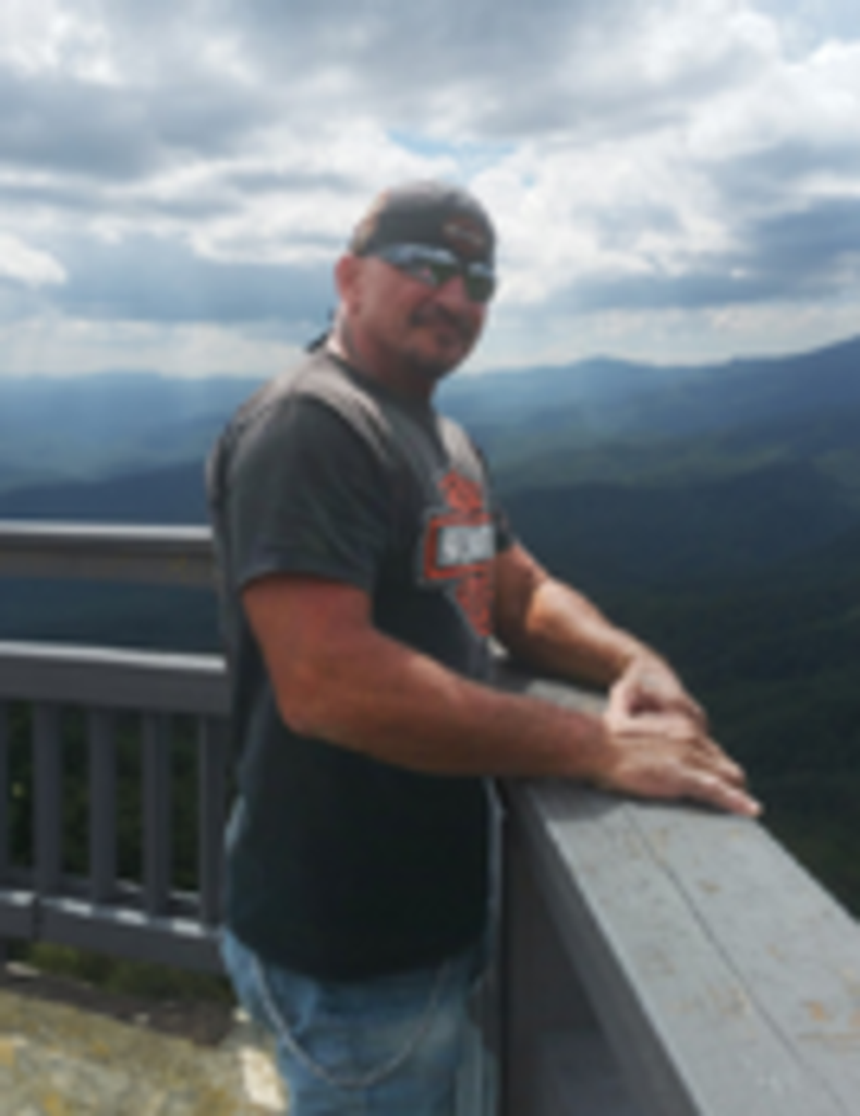 Joey Dean Lewis Profile Photo