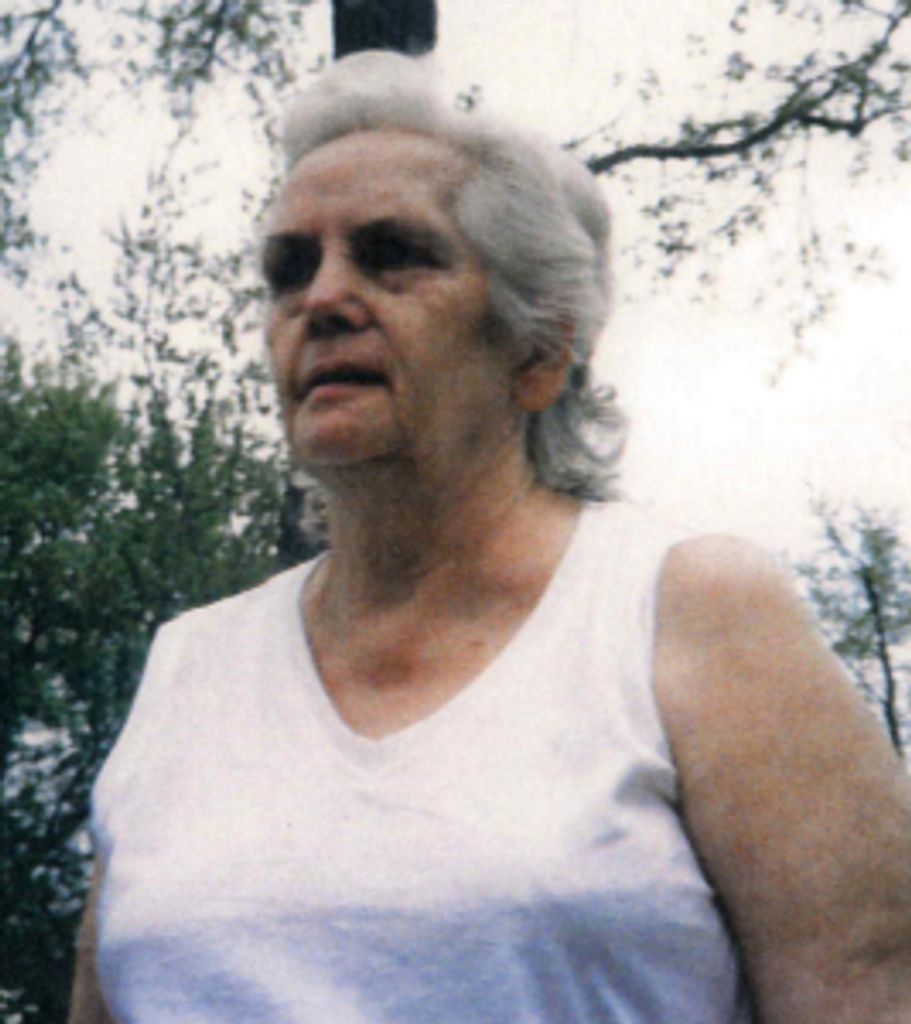 Arminda  Hall