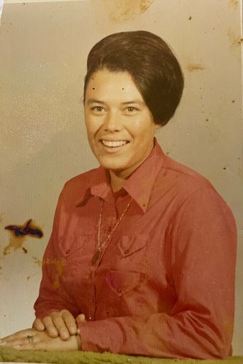 Diamianita Martinez photo gallery thumbnail 8 of 89