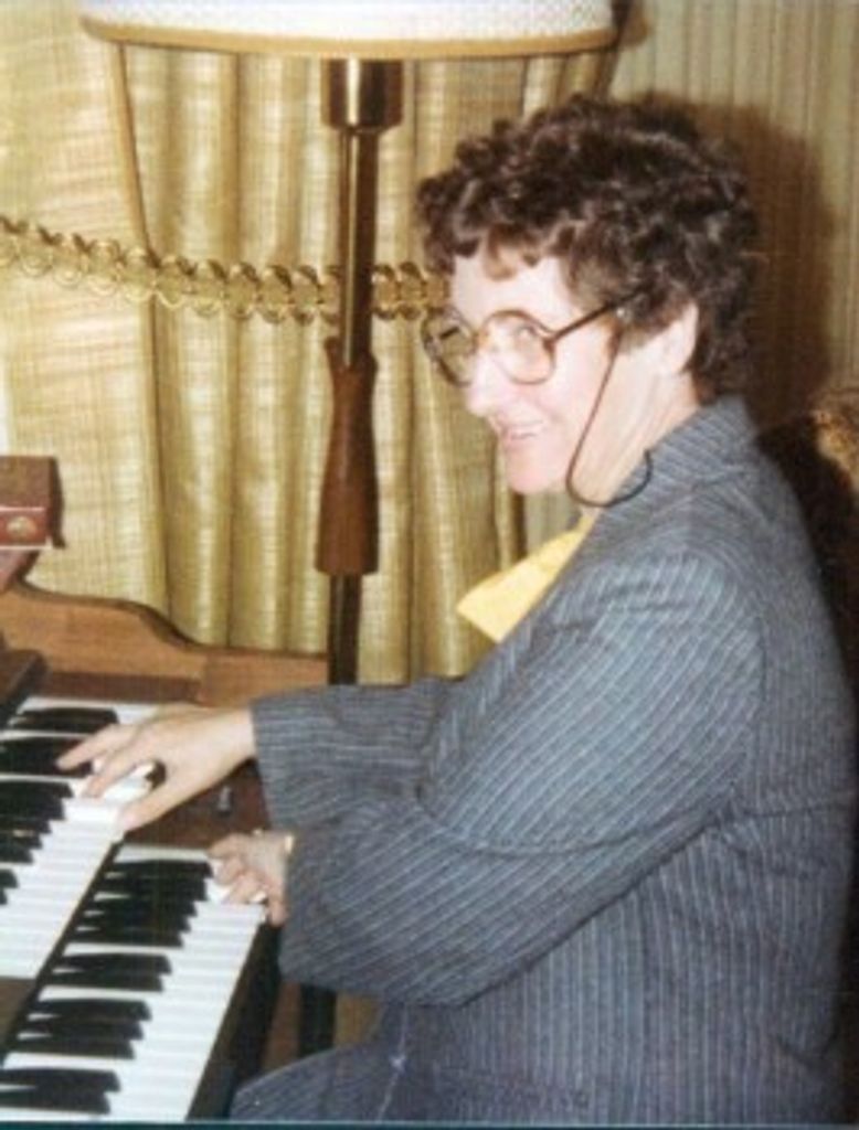 Shirley White